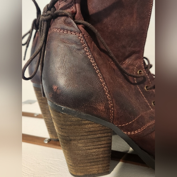 Steve Madden Burgundy Leather Boots - Picture 5 of 6